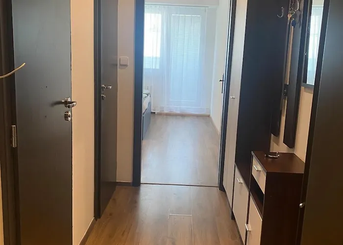 High Rise Cozy 2brd Flat *