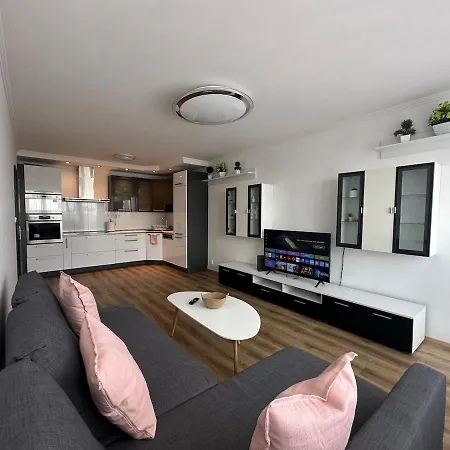 High Rise Cozy 2brd Flat Apartment Prague